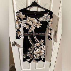 NWT White House Black Market Floral Dress - XXS Black floral stretch dress